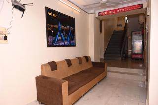 Hotel Pavitri Near Kashi Vishwanath Temple - 6