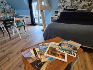 Normandy Couple Getaway with Garden - 2