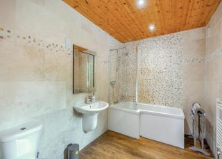 Anglesey Lakeside Lodges - 2