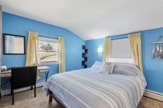 13-Min Jiminy, Fave, Hot Tub, Lg Open LR, Family - 8