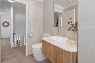 Pristine Pelican Apt close to River - 2