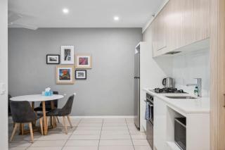 13H Friendly Pool Gym Central location Abnb-Style 1 BR Apt - 4