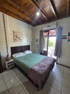 House with Pool in Ribeirão da Ilha -13 People - 2