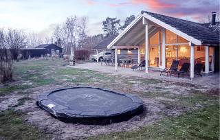 Lovely Home In Rødby With Kitchen - 1