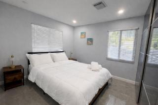 Cozy Miami House just renovated with 2 bedrooms available - 1