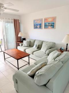 Beachfront 2BR Townhouse with Pool & Ocean View - 8