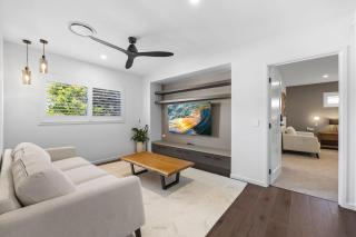 5 bed 5 bath stunner - 2