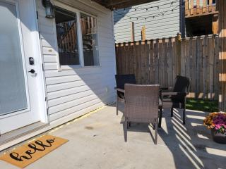 Quaint Lonsdale Suite - 3