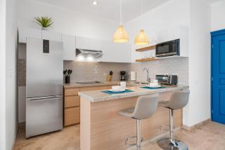 Pineda Suite 101 with Parking & Daily Housekeeping - 5