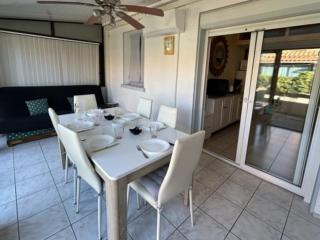 Maison T2 Mezzanine Climatisée avec Terrasse et Parking, proche Plage et Animations au Barcarès - 4