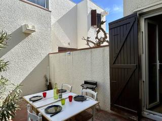 Appartement T2 avec Terrasse, Climatisation et Parking à 300m de la Plage au Barcarès - 0