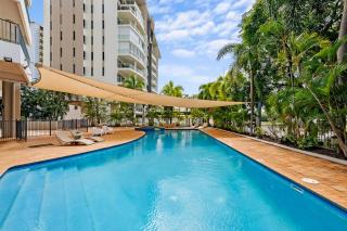 Blissful Waterfront King Studio Steps to Esplanade - 0