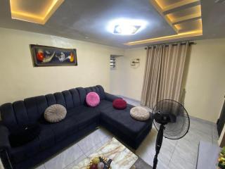 Sleek And Cozy Room And Parlor Hideaway Surulere - 9