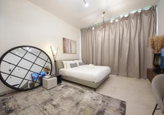 Chic Studio Apartment Binghatti Canal Business Bay - 3