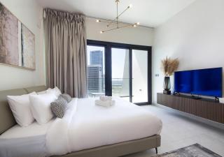 Chic Studio Apartment Binghatti Canal Business Bay - 2