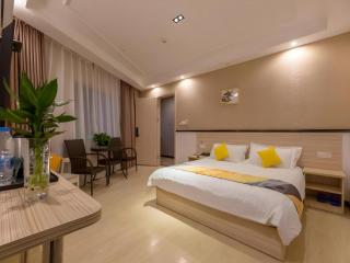 Shell Hotel Shanghai Oriental Pearl Tower Century Avenue Metro Station - 8