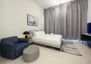 Luxury Studio with Canal View Prime Business Bay - 4