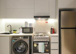 Luxury Studio with Canal View Prime Business Bay - 1