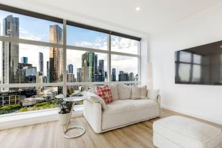 Lumina Panoramic River and Skyline Outlook with Pool - 4