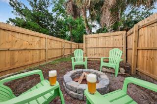 Vintage Florida Pet-Friendly Retreat - 6