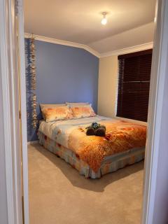 Luxury Retreat with Swim Spa, Outdoor Bar! Canning Vale - 1