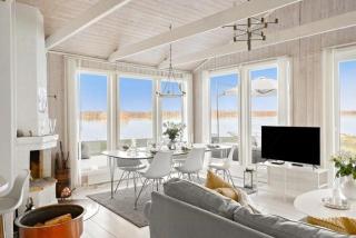 Cottage With Beach Plot, Boat And Jetty In Småland - 8