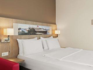 Mercure Hotel Hamburg am Volkspark - Hamburg - 1