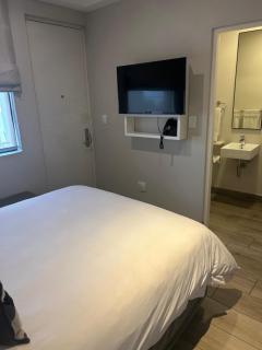 Luxurious queen room - 5