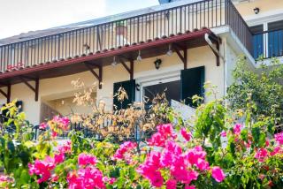 Fenia's Studio - Charming Seaview Getaway in Gaios, Paxos - 2