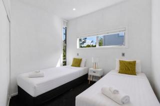 Alpine Apartment with Mountain Views - 2