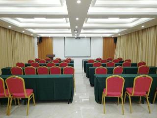 Echeng Hotel Qinzhou Bay Plaza East High-speed Railway Station - 1