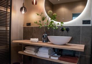 B and B Suite No.3 - 4