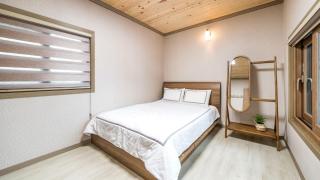 Namhae Yanghwa Seaside Pension - 1