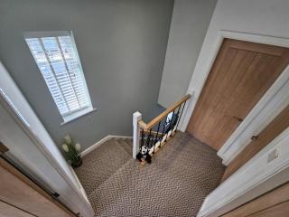 Cosy Home Away From Home - 8