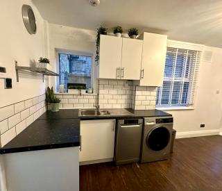 Amazing location 20 min to center - 4