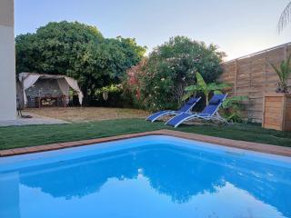 Air-conditioned villa with pool - 5
