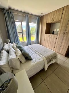 Executive Lombardy Apartment - 2