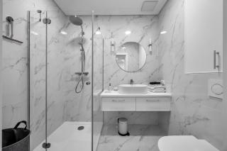 Ochota Apt - Parking, Balcony & Railway Nearby - by Rentujemy - 8