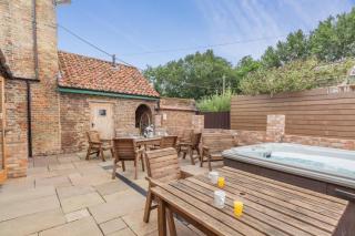 6 Bed in Three Holes oc-t31855 - 5
