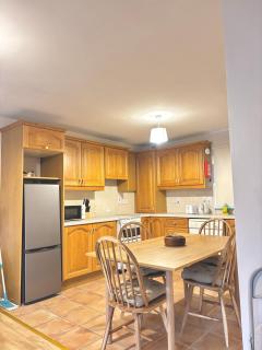 Cobh Panorama- Sea & Cathedral Views - 5