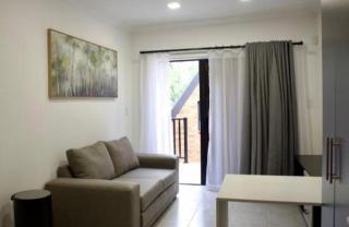 Ericka's Luxurious Guesthouse - 8