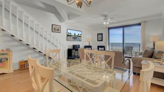 401 A Shipwatch by AvantStay Beachfront Condo w Community Pool Access - 2