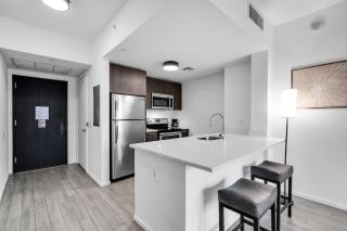 Best Location 2 bedrooms 2 bathrooms - Miami - 1