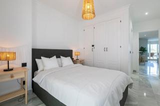Spacious Apartment Near Puerto Banus - 4