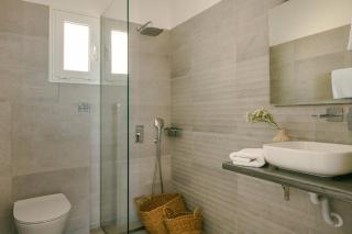 Lourdas Sunshine - 1