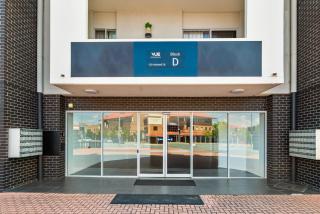 Bright 1-Bed Apartment in Greenway - 9