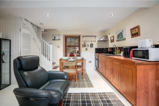 2-Bedroom - The Old Bakehouse Historic Home - 5