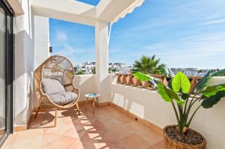 Luxurious penthouse with private jacuzzi, sea views and big terras - 6
