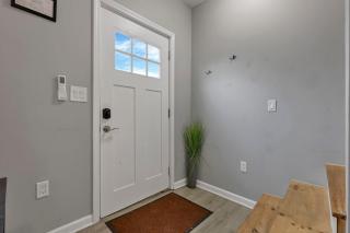Modern 2BR Yale Townhouse Near Downtown Columbus - 9