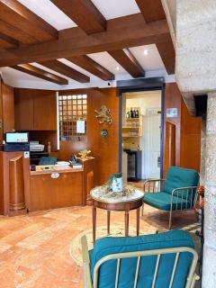 Logis Hôtels - Hôtel et Restaurant Le Lion d'Or - 2